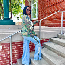 Charger l'image dans la galerie, "Camo Couture" Blazer