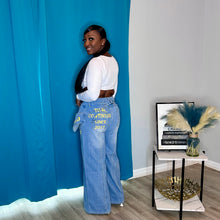 Cargar imagen en el visor de la galería, “To Be Continued” Denim Jeans