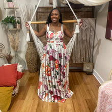 Cargar imagen en el visor de la galería, Flowered Maxi Dress